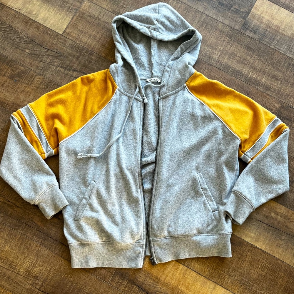 Zip sweater